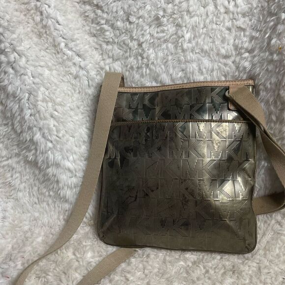 MICHAEL KORS  MIRROR METALLIC LOGO  metallic gold crossbody bag tan leather trim - Picture 4 of 16